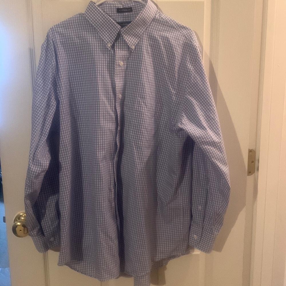 Croft&Barrow Men’s Dress Shirt size 17   Sleeve length 32/33